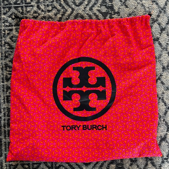 Tory Burch Black Cross Body Bag! Beautiful 😍 - Picture 3 of 9
